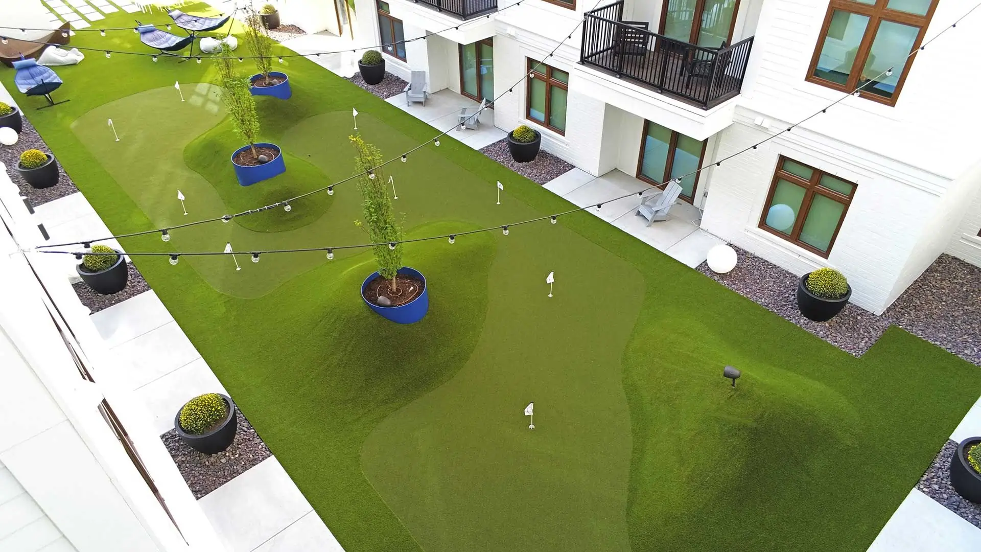 apartment backyard putting green