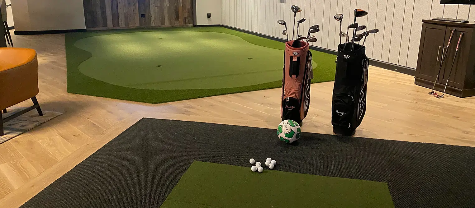 Residential indoor golf green installed by SYNLawn